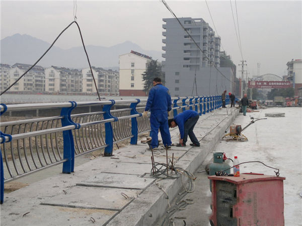 屯昌不锈钢复合管护栏常见问题及解决方案
